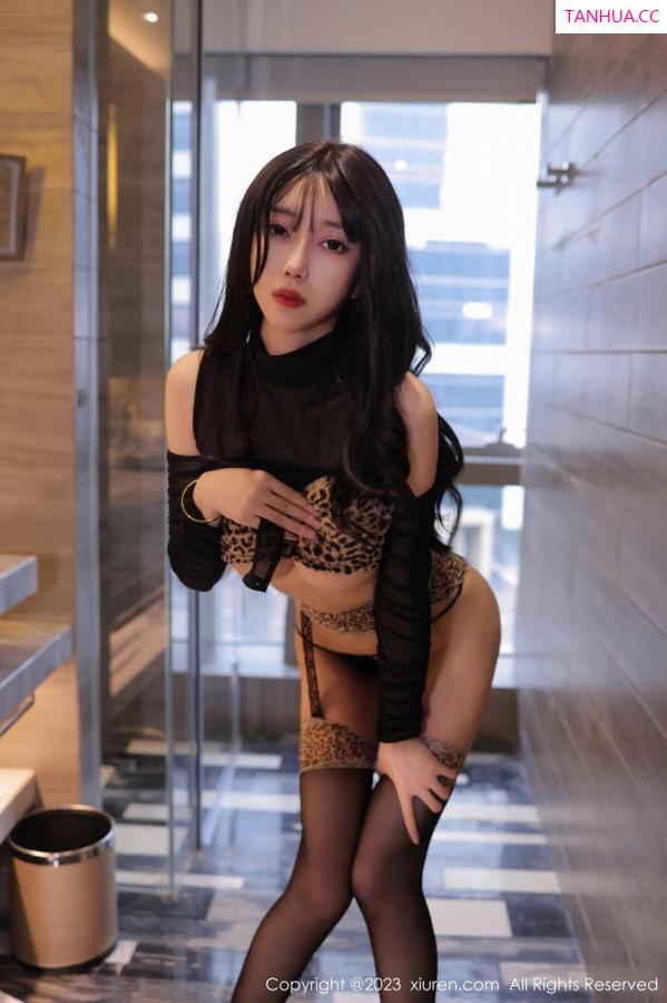 玥儿玥  [XiuRen]高清写真图 2023.06.30 No.7004 玥儿玥er 黑丝美腿第75张图片